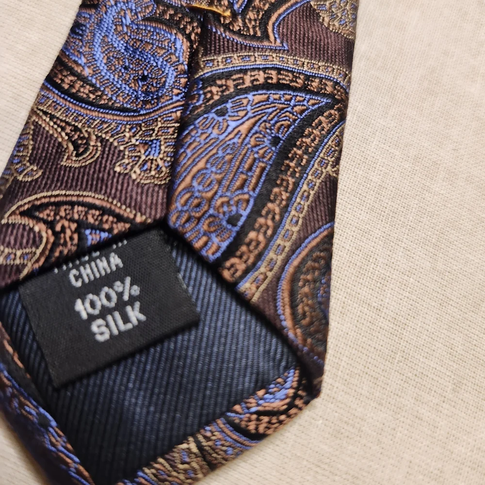 Joseph Abboud Paisley Silk Tie